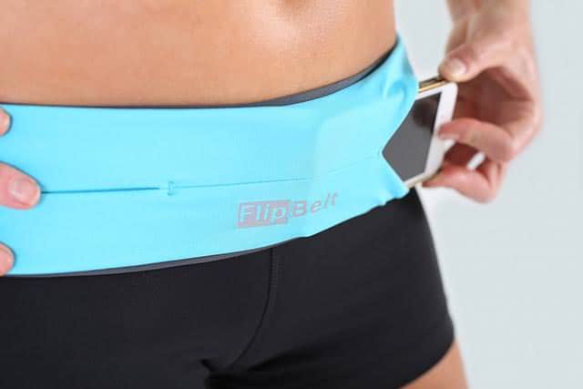 腰にぴったりフィットするスリット型ポーチ Flipbelt